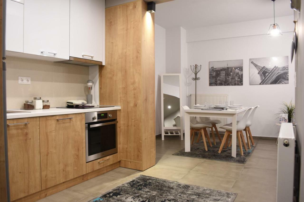 Heliconia Deluxe Apt Must