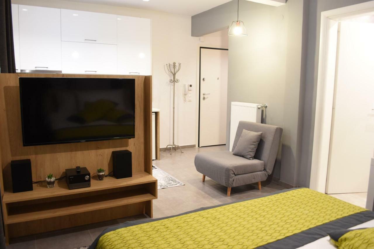 Heliconia Deluxe Apt Must